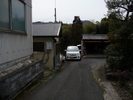 西側 道路 北から見る